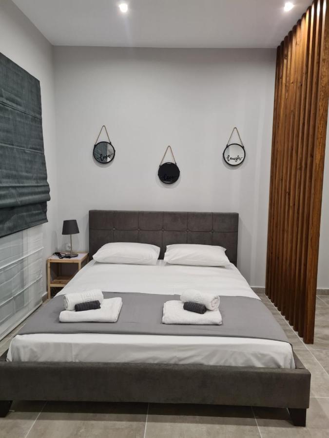 Square 2 Apartment