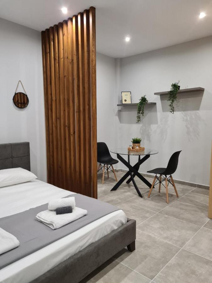 Apartment Square 2 *