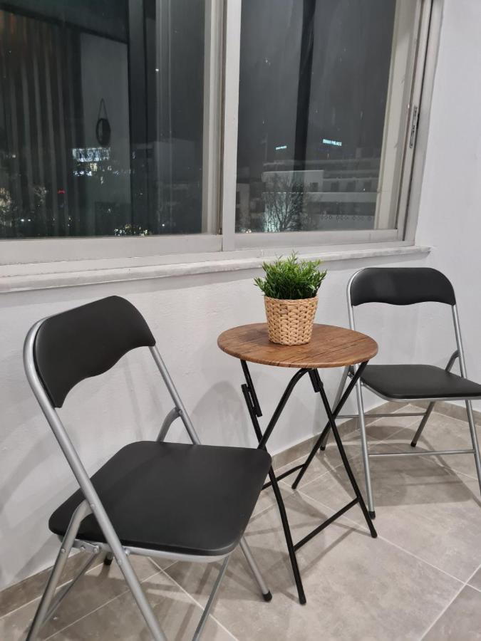 Apartment Square 2